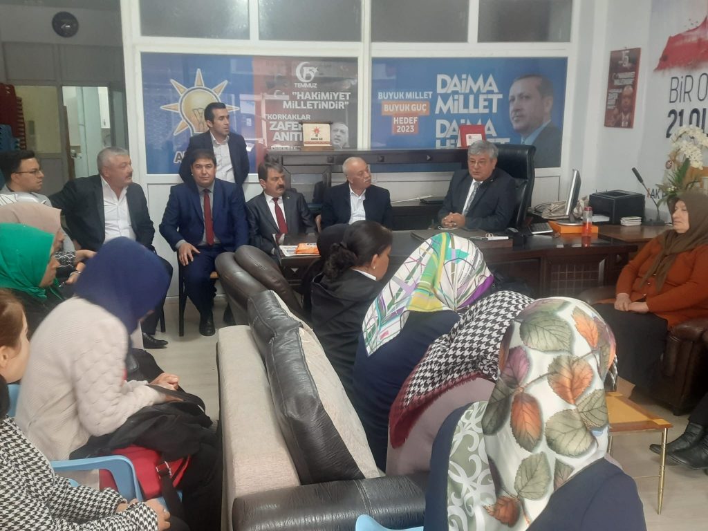 AYDIN MİLLETVEKİLİ RIZA POSACI DİNAR’DA ZİYARETE ÖNCE ŞEHİDİMİZİN EVİNDEN BAŞLADI 3 AK Parti 4