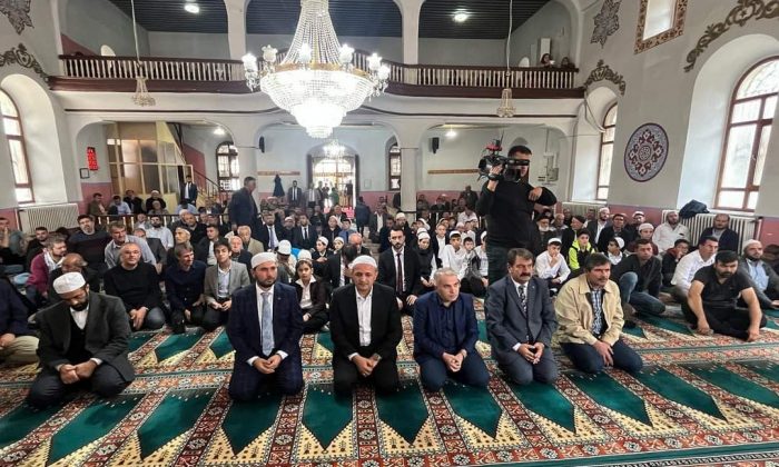 HAFIZLIK EĞİTİMİNİ TAMAMLAYAN ÖĞRENCİLERİMİZ ÖDÜLLENDİRİLDİ 1 FB IMG 1665835670846 700x420 1