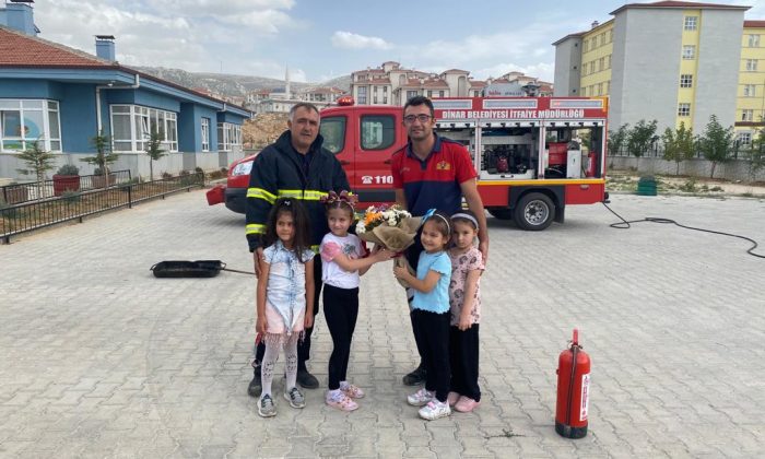 DİNAR ŞEHİT MUHAMMET BAYRAM ANAOKULU İTFAİYE HAFTSINI KUTLADI 2 IMG 20220930 WA0031 700x420 1