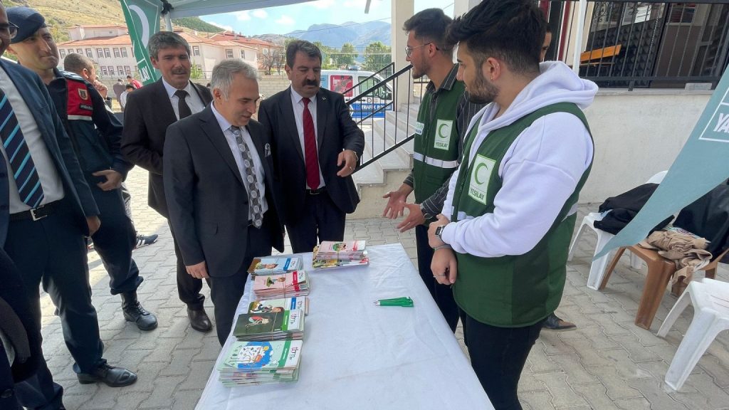 ÇOCUKLARIMIZ İÇİN MUTLULUK KERVANI TATARLIDA.