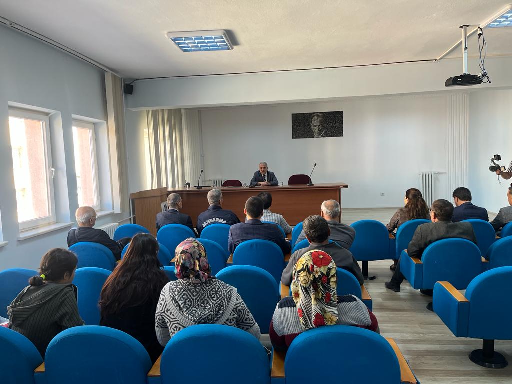 HALK GÜNÜ TOPLANTISI KAYMAKAMLIK TOPLANTI SALONUNDA GERÇEKLEŞTİ