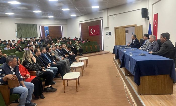 Başkan Sarı;”Üniversite Öğrencilerimizin Her Zaman Yanındayız”