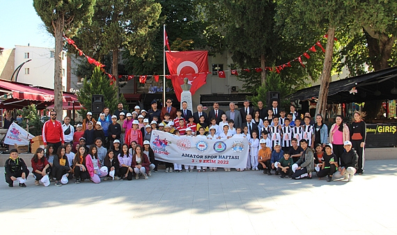 DİNAR’DA SPOR HAFTASI KUTLANDI