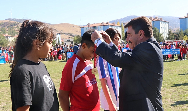 İLÇEMİZDE CUMHURİYET BAYRAMIMIZI COŞKU VE HEYECANLA KUTLUYORUZ