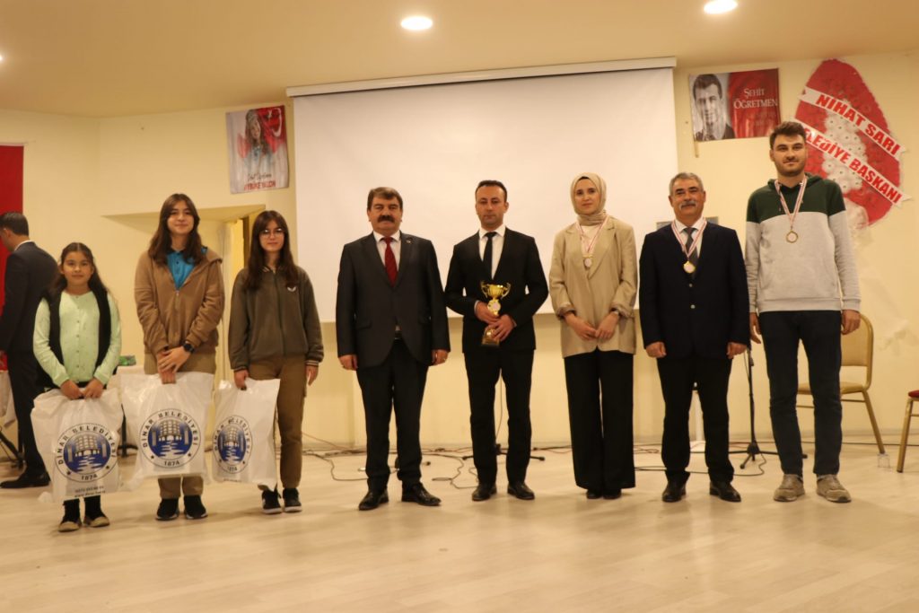 BELEDİYE BAŞKANIMIZ NİHAT SARI, “ÖĞRETMENLERİMİZİN GÜNÜ KUTLU OLSUN”