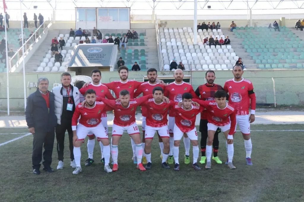 DİNAR BELEDİYE SPORUMUZDAN DÖRT DÖRTLÜK GALİBİYET 