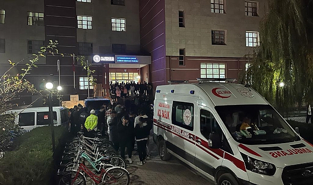 DEPREM ANINDA ÇÖK-KAPAN HAYATA TUTUN