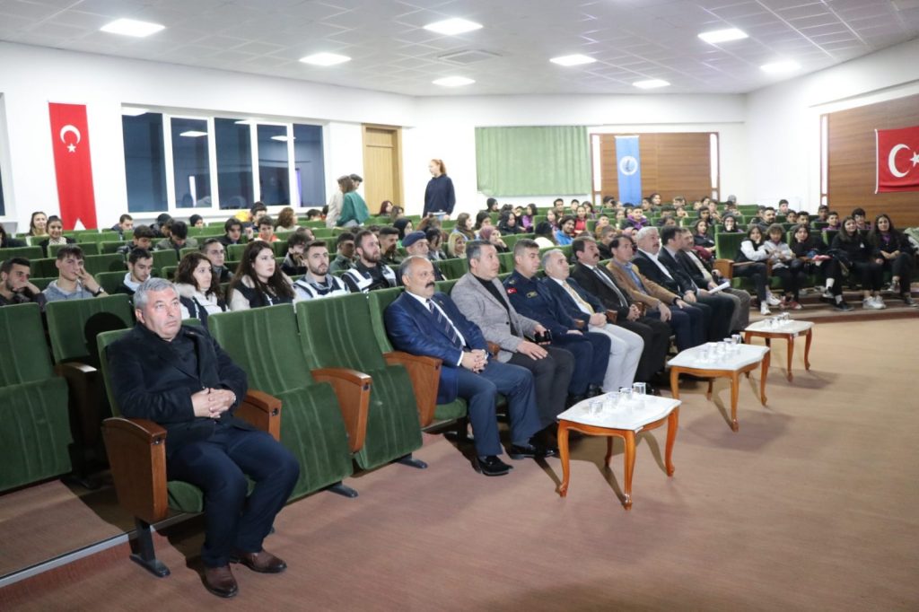 Buğday Tanesi Filmi Dinar’da Gösterime Girdi