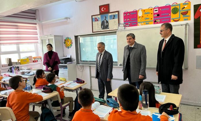 KAYMAKAM DURU YENİYOL İLKOKULU’NU ZİYARET ETTİ