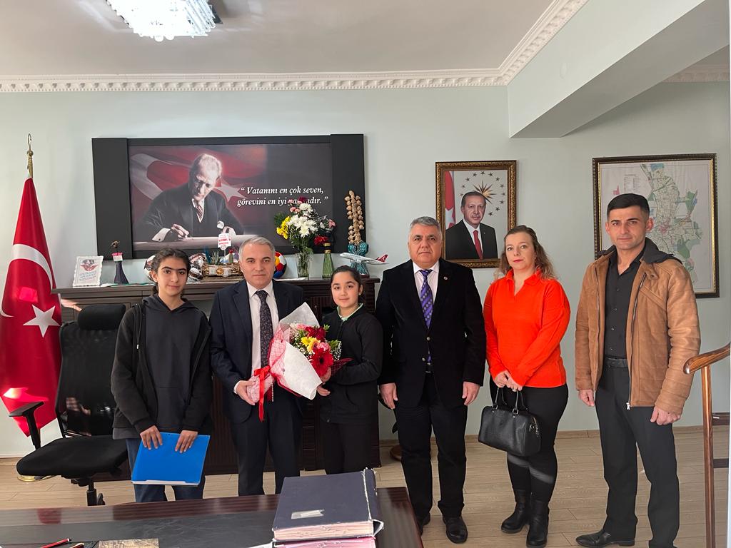 ŞEHİT SELÇUK GÜRDAL ORTAOKULUNDAN KAYMAKAM DURU’YA ZİYARET 