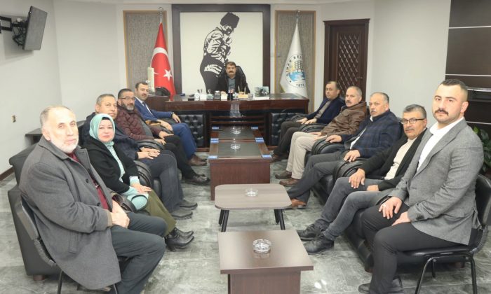 AK Parti’nin Yeni İlçe Yönetiminden Belediye Başkanımız Nihat Sarı’ya iade-i ziyaret