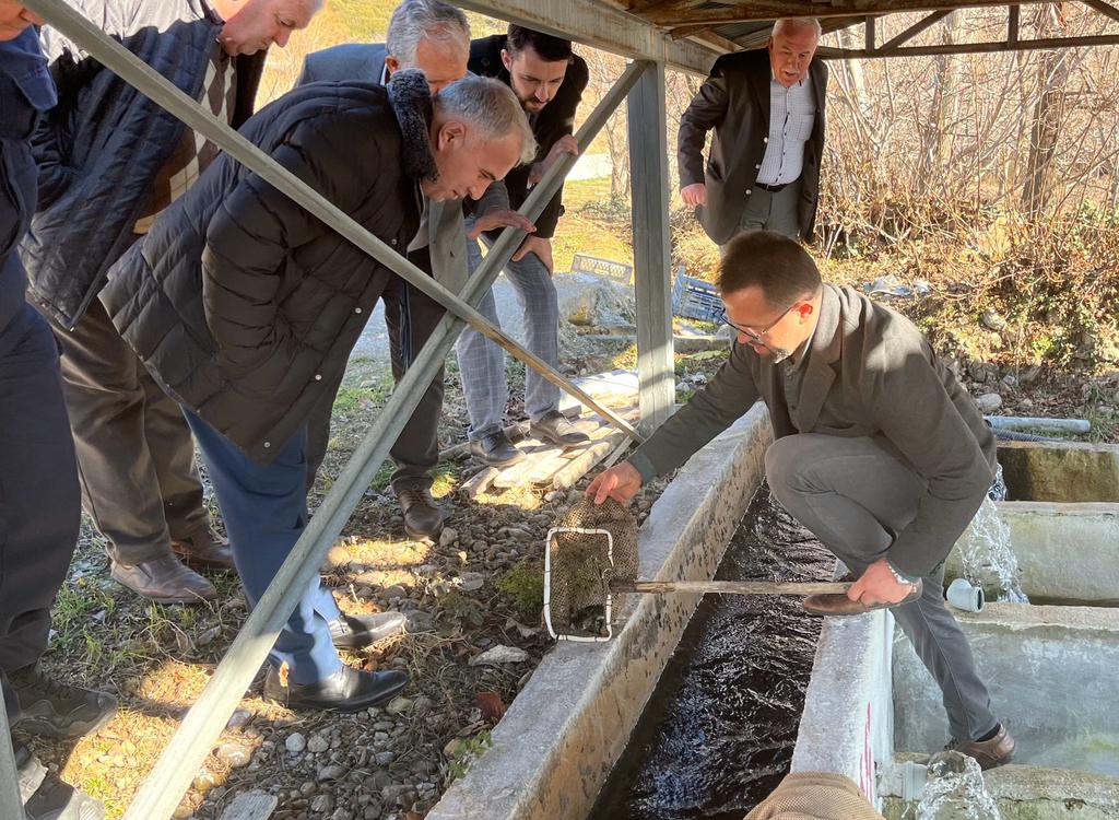 KAYMAKAMIMIZ KEMAL DURU BASIN MENSUPLARIMIZLA YAPAĞILI KÖYÜNDE BİR ARAYA GELDİ