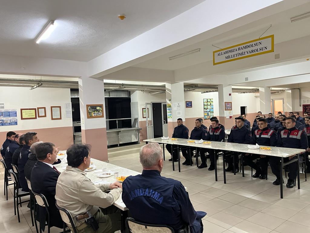 Belediye Başkanımız Nihat Sarı’dan yılbaşında anlamlı ziyaretler 6 yilbasi ziyareti 13