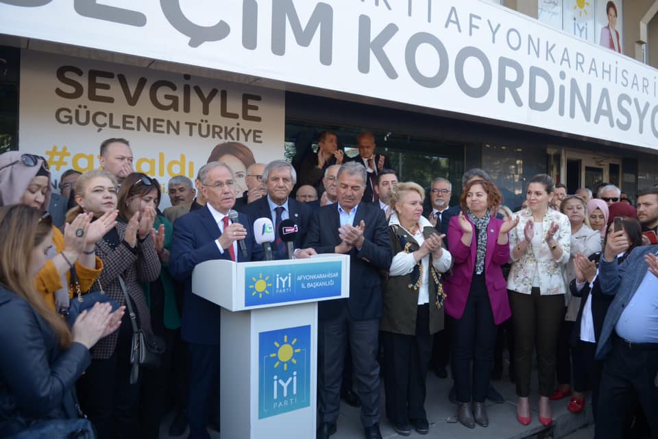 SAFFET ACAR’A AFYONKARAHİSAR’DA YOĞUN İLGİ