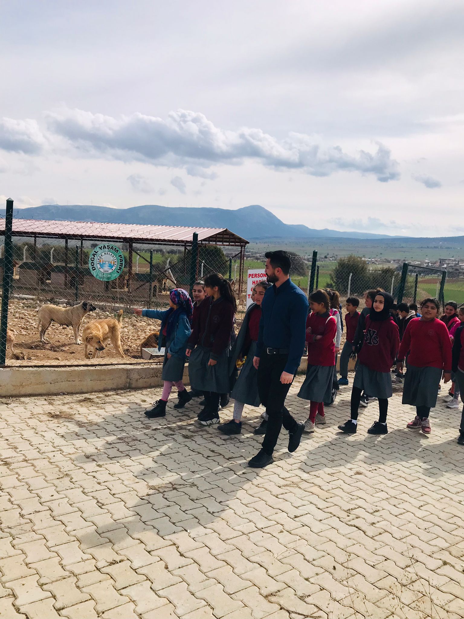 Öğrencilerimiz Rehabilitasyon Merkezimizde can dostlarla bir arada 3 3743669041678194554