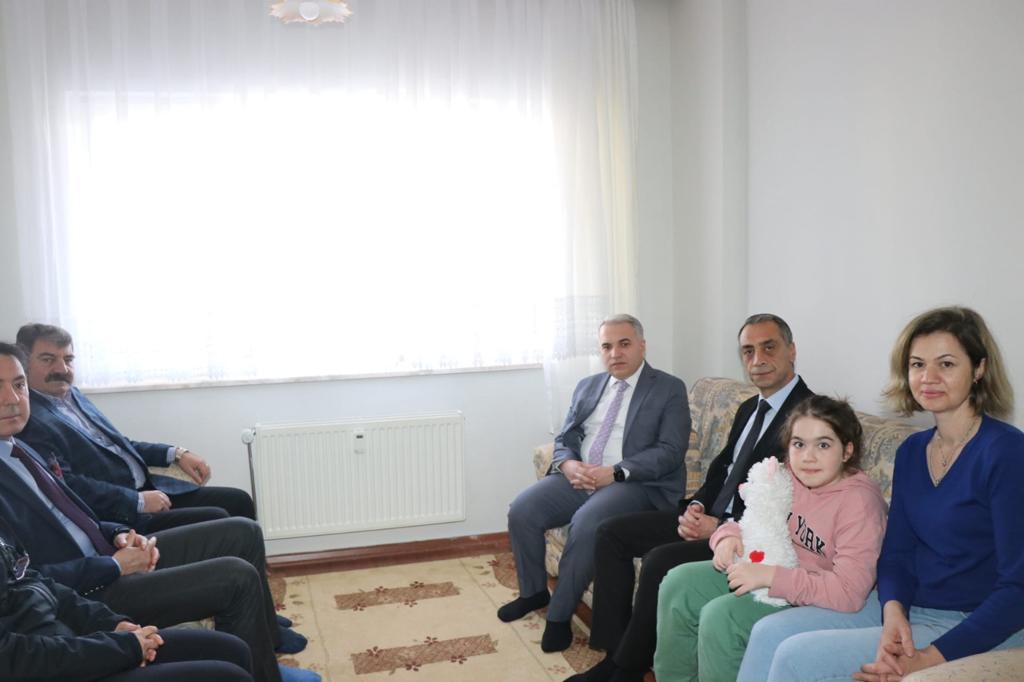 KAYMAKAM DURU DÜNYA KADINLAR GÜNÜ DOLAYISIYLA ANLAMLI ZİYARETLER GERÇEKLEŞTİRDİ 2 IMG 20230308 WA0008