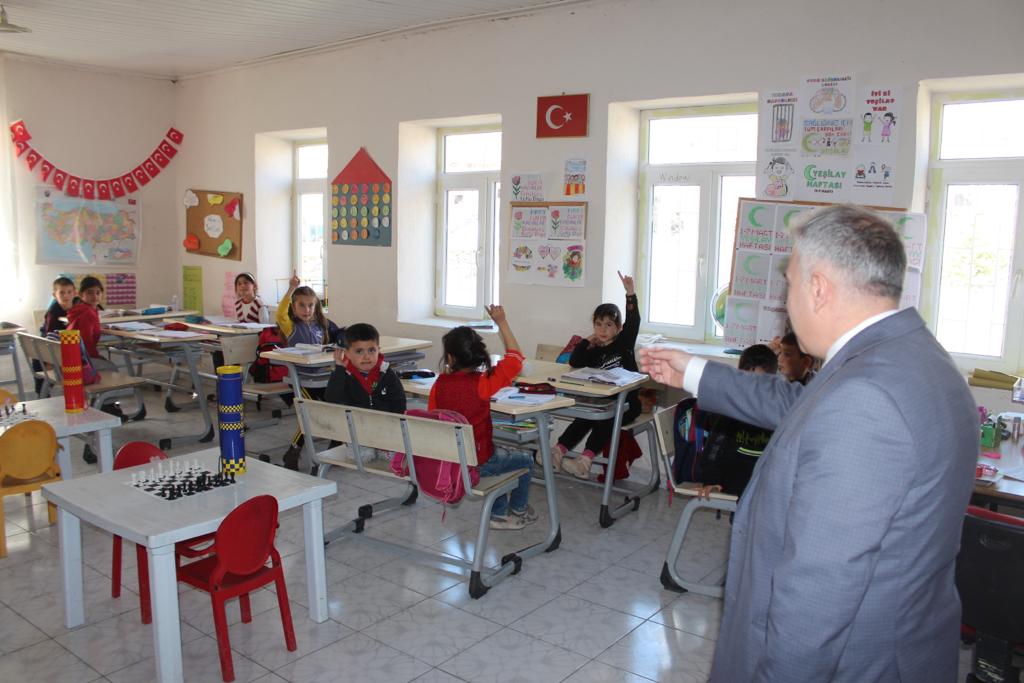 KAYMAKAM KEMAL DURU KÖYLERİMİZDE VATANDAŞLARIMIZLA BİR ARAYA GELDİ 4 Kaymakam 2 1