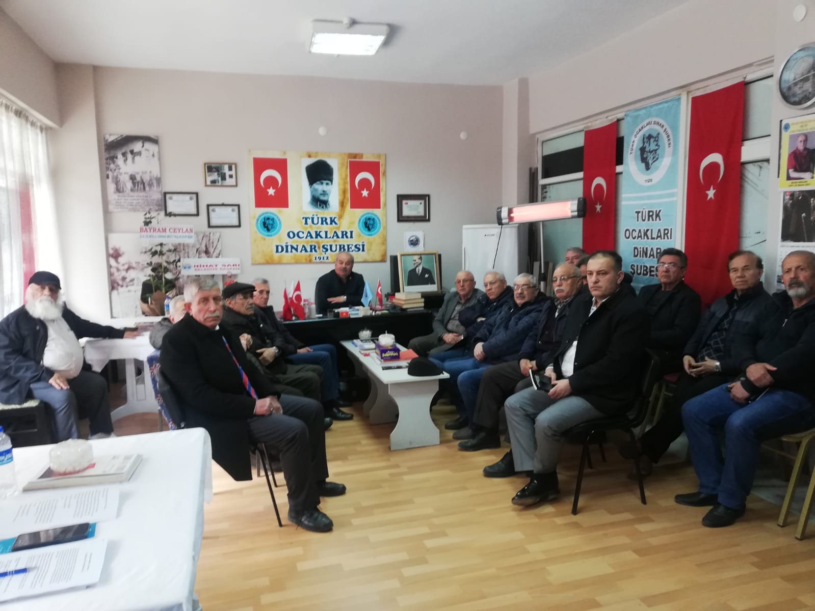 DİNAR TÜRK OCAKLARINDA ANLAMLI KUTLANA VE ANMA PROGRAMI YAPILDI