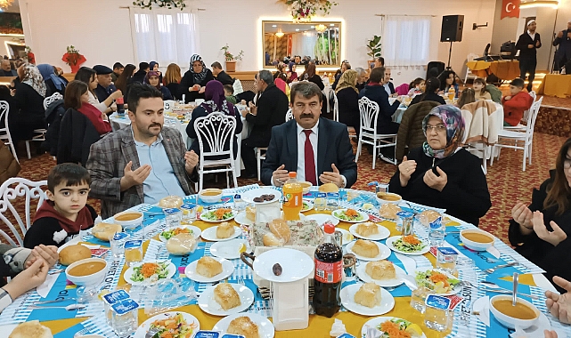 BELEDİYE BAŞKANI NİHAT SARI, ŞEHİT AİLELERİ VE GAZİLER İLE İFTAR YAPTI 