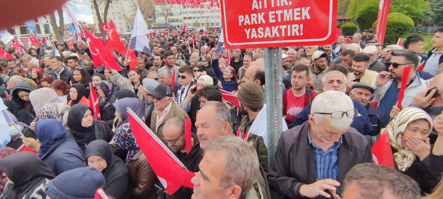 Kemal Kılıçdaroğlu Afyon’da! Kalabalık dikkat çekti!