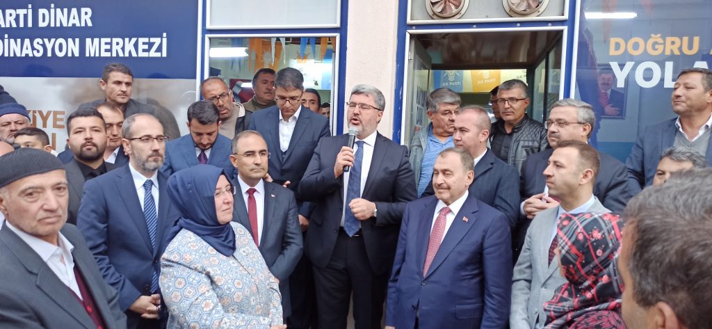 AK PARTİ’DE TAM KADRO BAYRAMLAŞMA