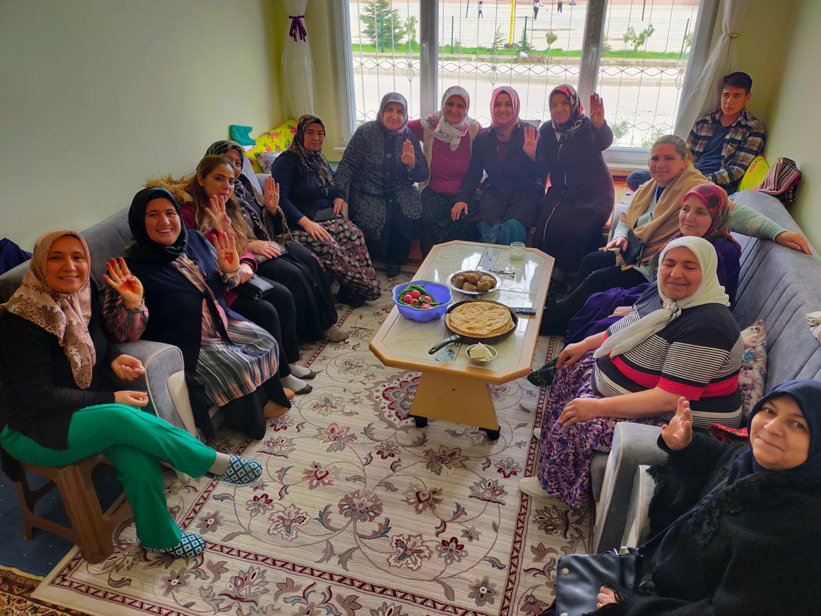 Ak Parti Dinar İlçe Teşkilatı'dan Esnaf ve Köy Ziyaretleri 2 AK Parti 11