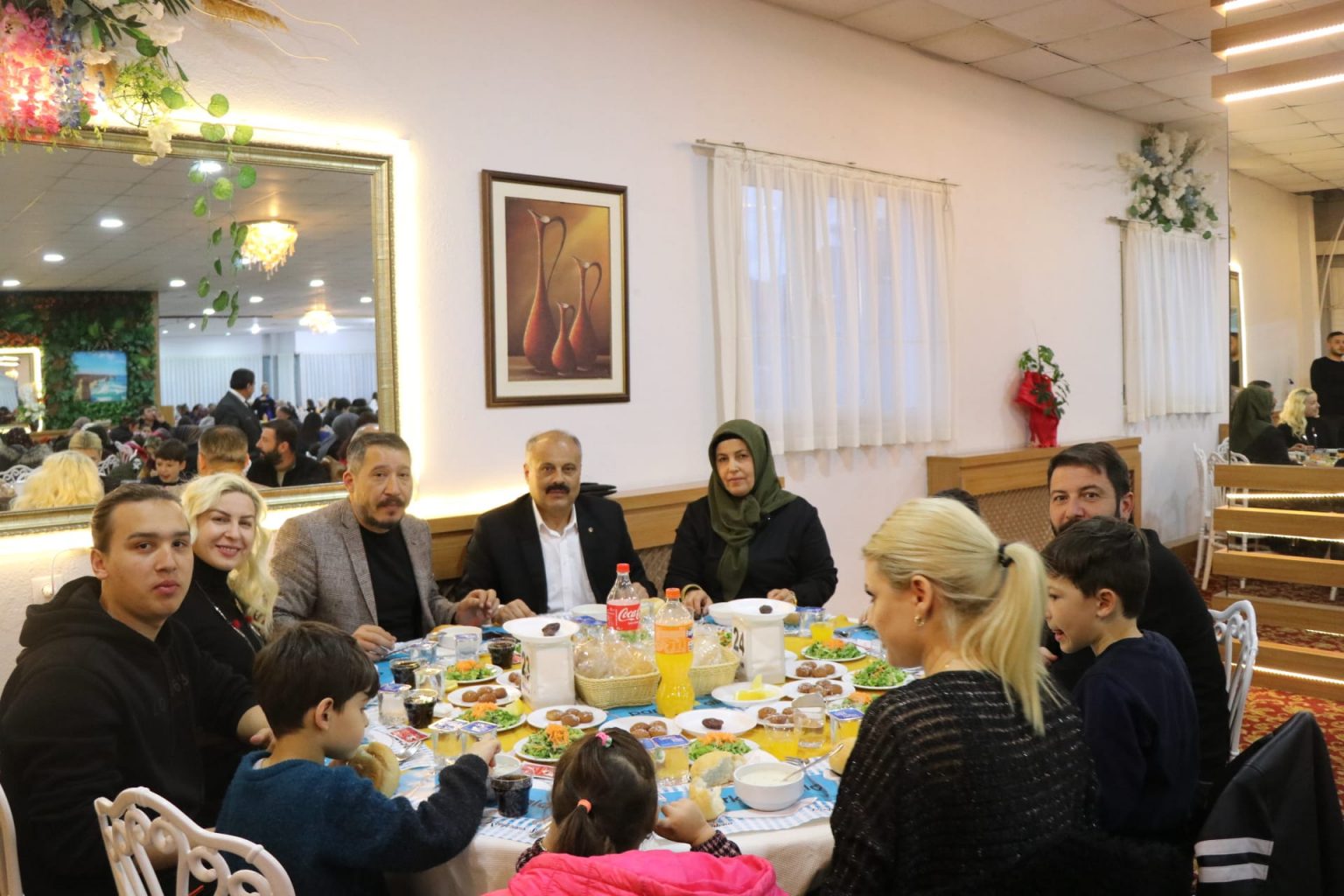 BELEDİYEMİZDEN DEPREMZEDE AİLELERİMİZE İFTAR YEMEĞİ 2 IMG 20230407 WA0032 1536x1024 1