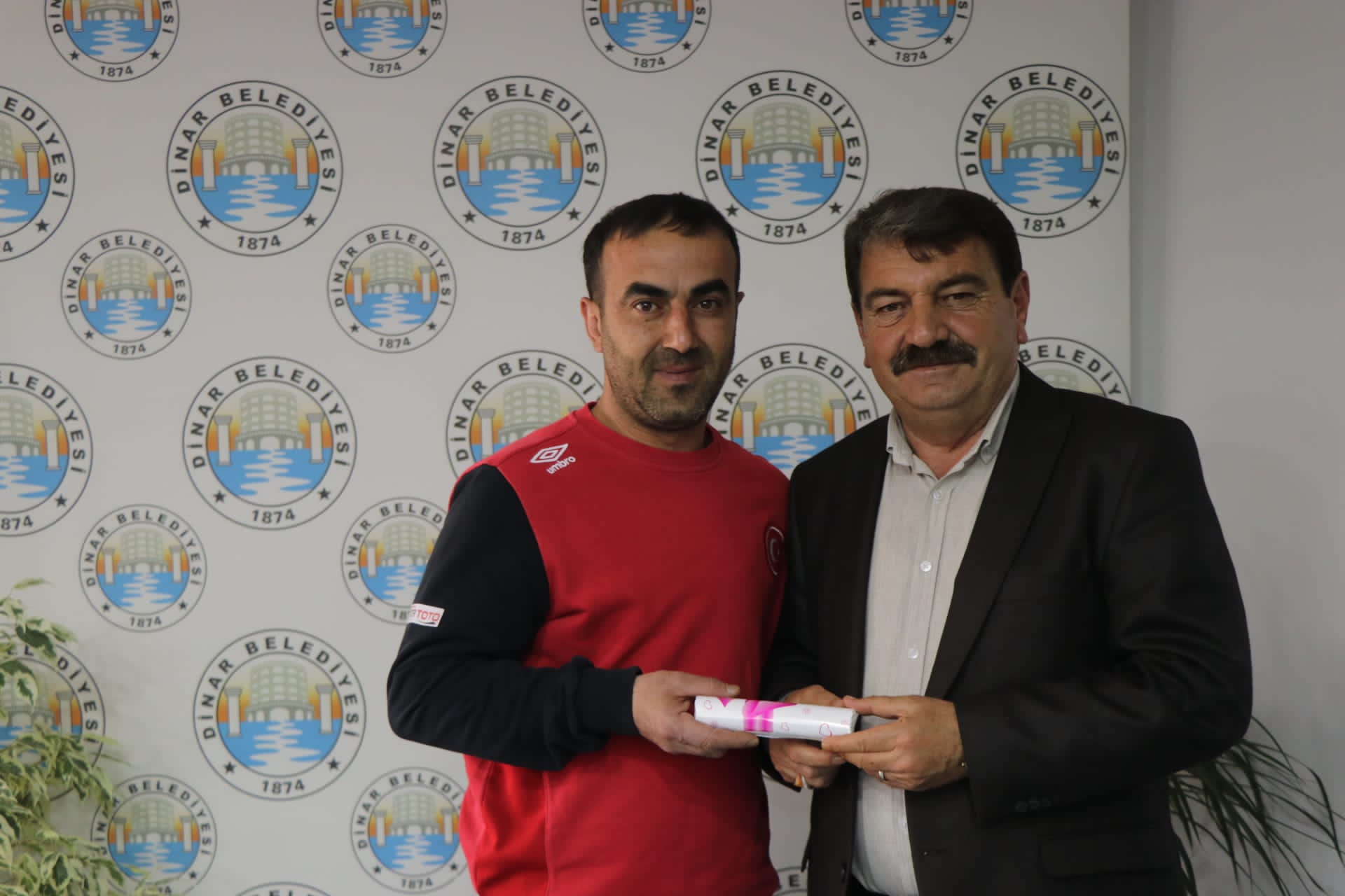 14486321561683131358