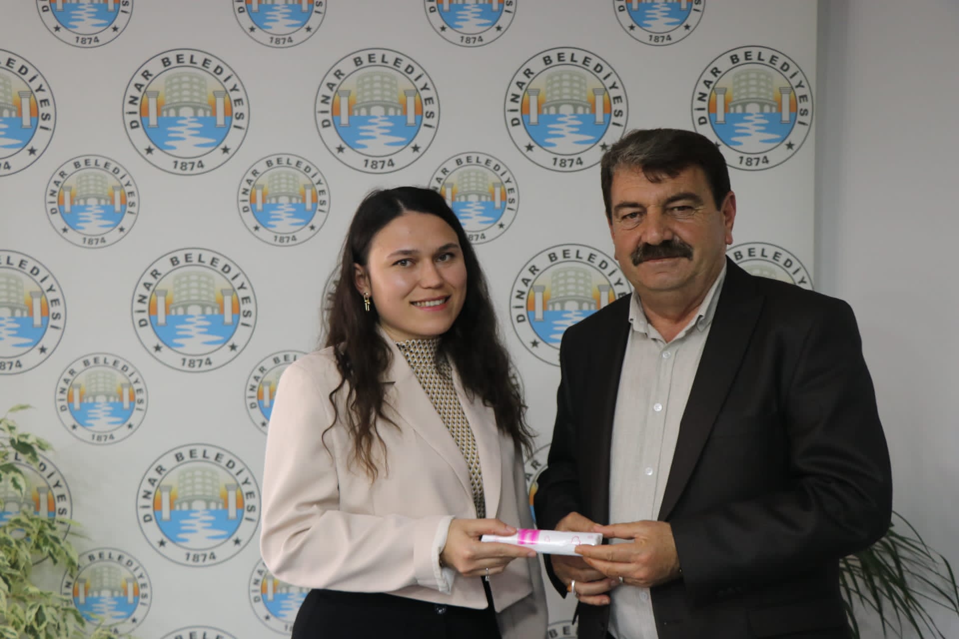 18412535851683131361