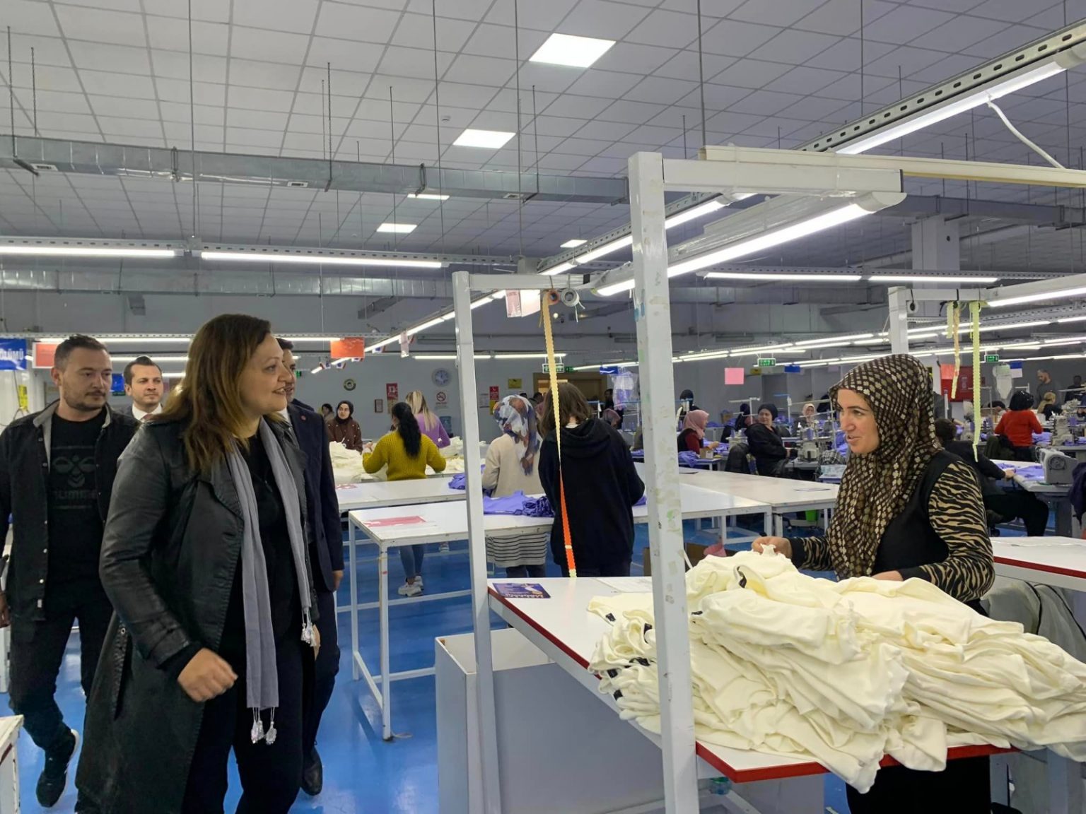 KÖKSAL: HİÇBİR AİLENİN GELİRİ, ASGARİ ÜCRETİN ALTINDA OLMAYACAK 3 2d272582 5fe3 49a9 83c1 ca006acb69fa 1536x1152 1