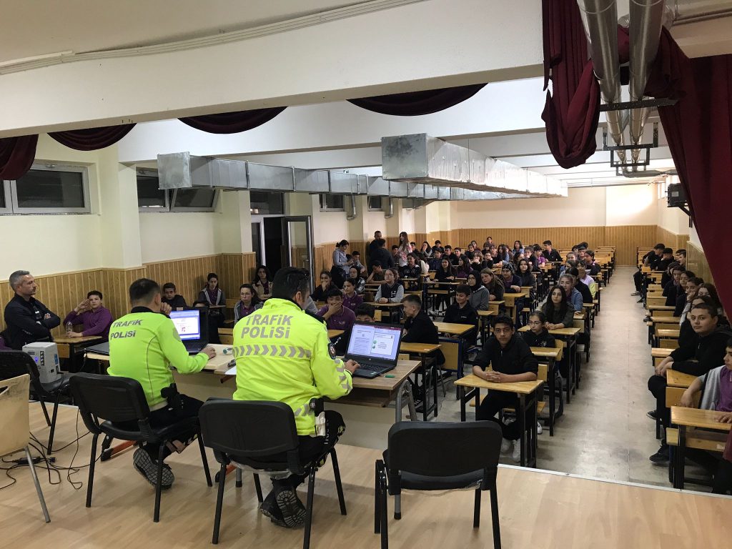 DİNAR’DA TRAFİK EĞİTİM SEMİNERİ