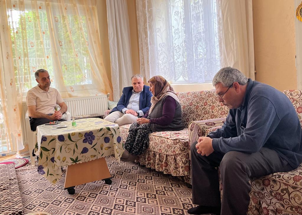 KAYMAKAM DURU ANNELER GÜNÜNDE ŞEHİTİMİZİN ANNESİNİ ZİYARET ETTİ