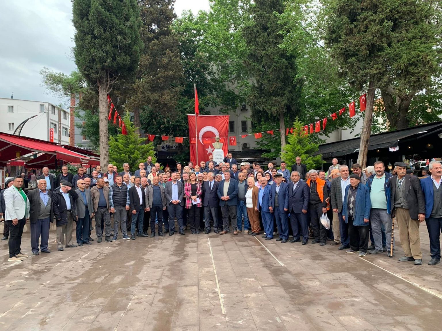 MİLLETVEKİLİ KÖKSAL DİNAR’DA STK’LARLA VE VATANDAŞLARLA BULUŞTU 2 db2879eb 6579 4fb8 ab5d 42ae49e114b3 1536x1152 1