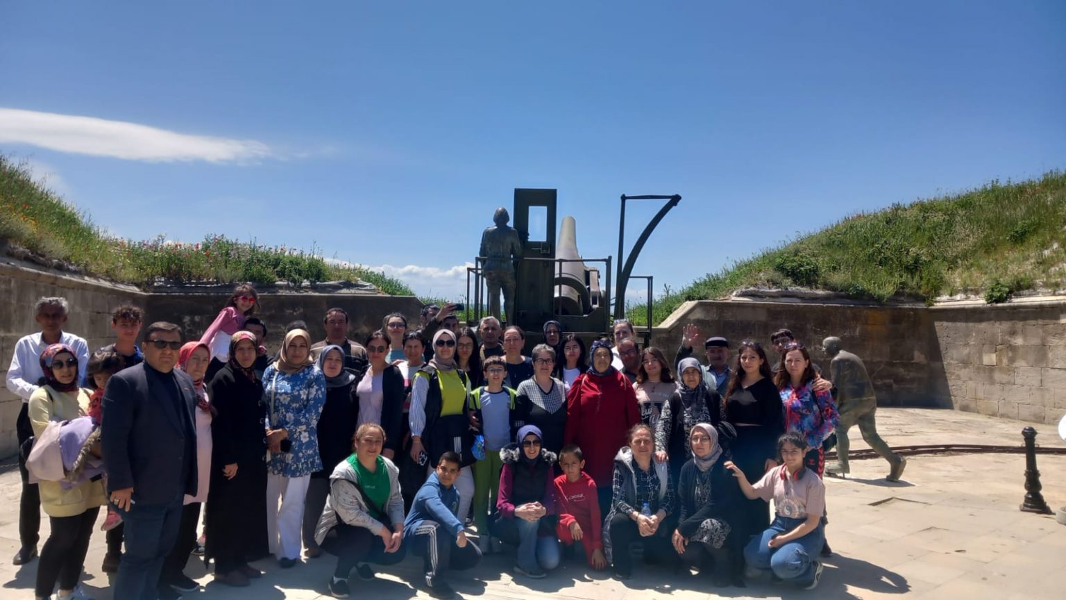 TÜRK SAĞLIK-SEN’DEN ÇANAKKALE ŞEHİTLİĞİ ZİYARETİ