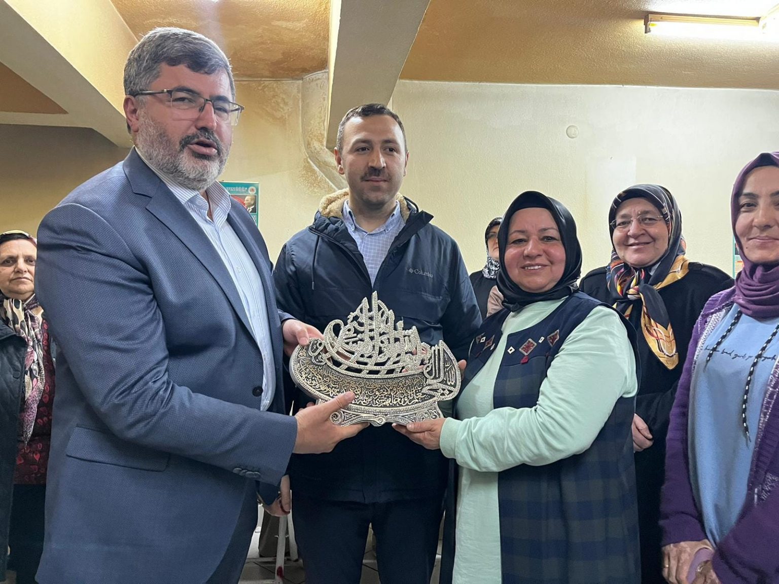 ÖZKAYA SKM’DE PARTİLİLERLE BULUŞTU 2 ozkaya 1