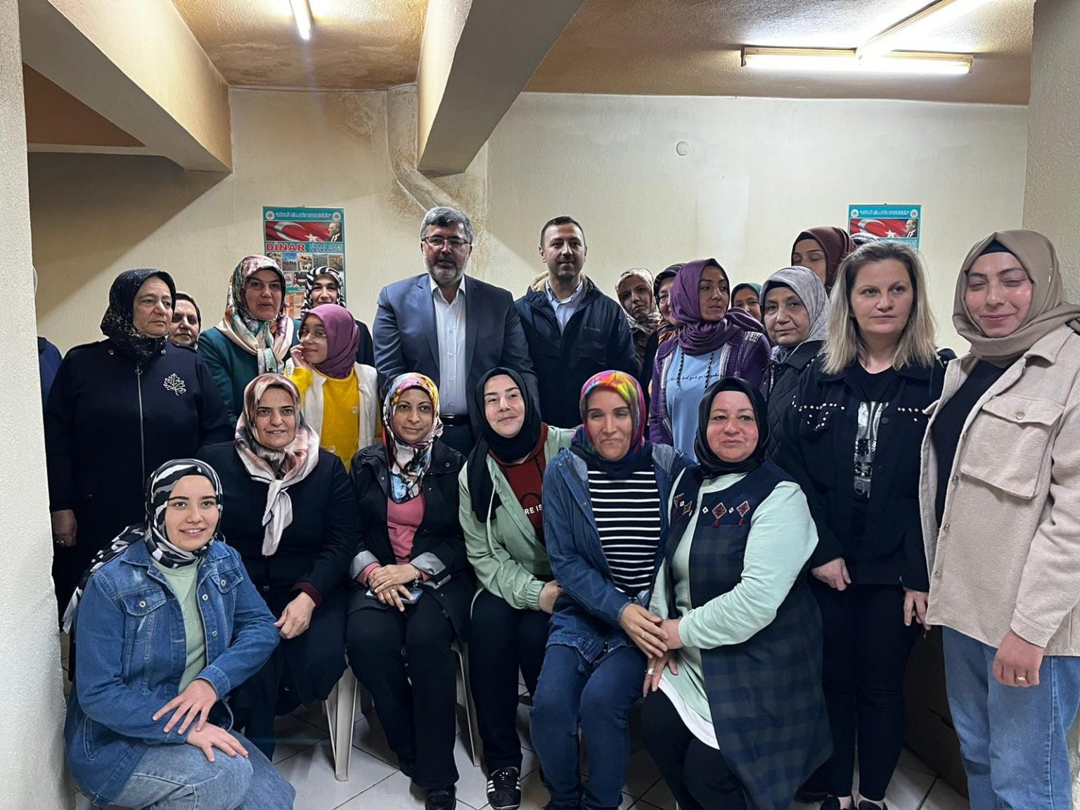 ÖZKAYA SKM’DE PARTİLİLERLE BULUŞTU 3 ozkaya 2 Kopya