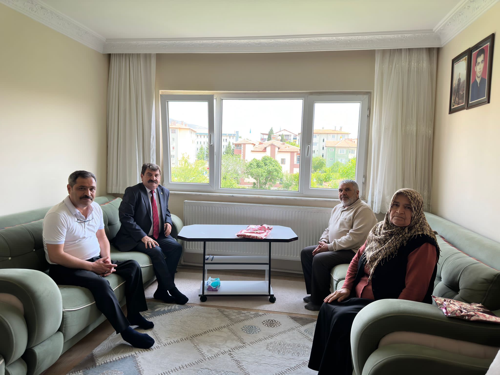 Belediye Başkanımız Nihat Sarı babalar gününde şehit babamızı unutmadı