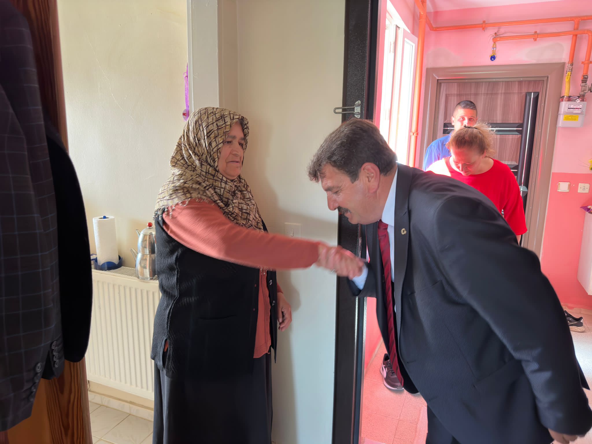 Belediye Başkanımız Nihat Sarı babalar gününde şehit babamızı unutmadı 3 844890431687085744