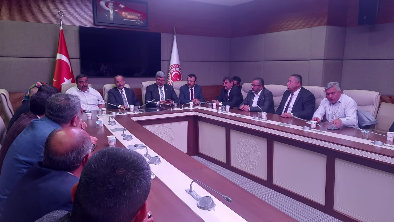 CUMHUR İTTİFAKI OLARAK MERKEZ MAHALLE MUHTARLARIMIZ İLE BİRLİKTE MECLİSTEYİZ 3 9379030261686582722