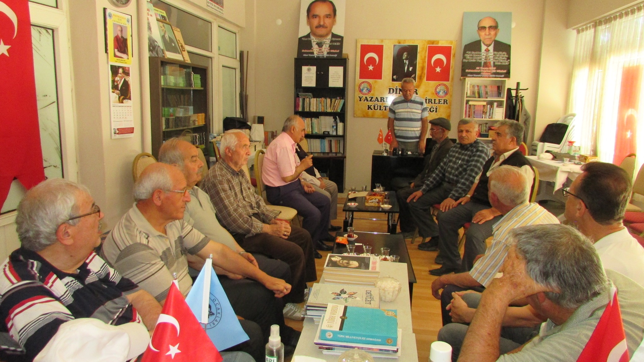 ŞAİR VE YAZAR TURAN KARLI’YA VEFA PROĞRAMI YAPILDI 5 Karli 1