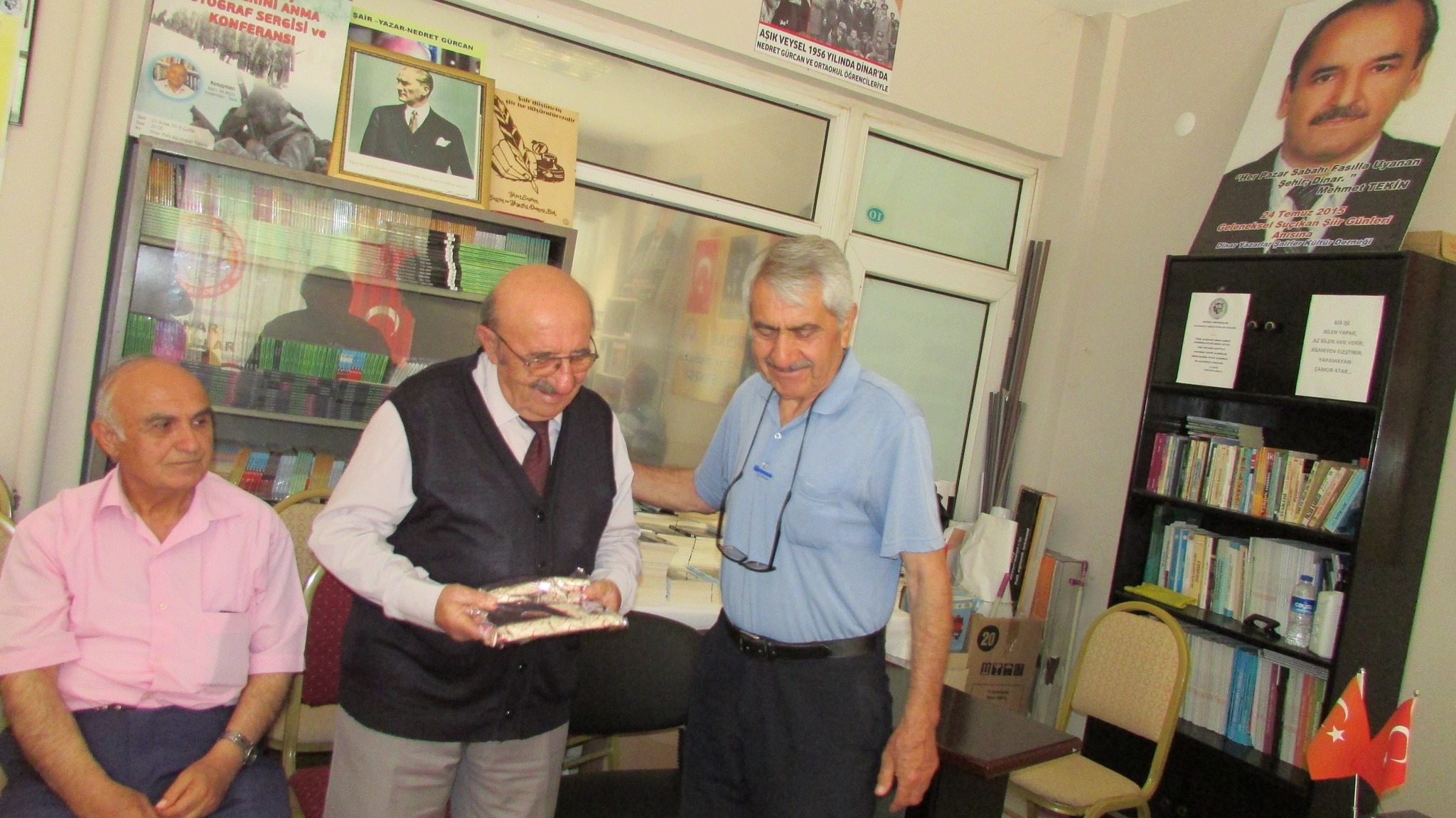 ŞAİR VE YAZAR TURAN KARLI’YA VEFA PROĞRAMI YAPILDI 4 Karli 2