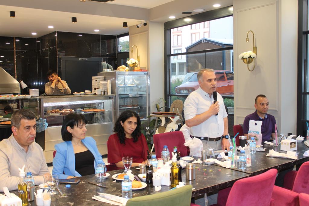 NECİP BİNBAŞI İLÇEYE VEDA ETTİ 2 cba3653d 3b74 4e93 8fa9 112109b89fe2