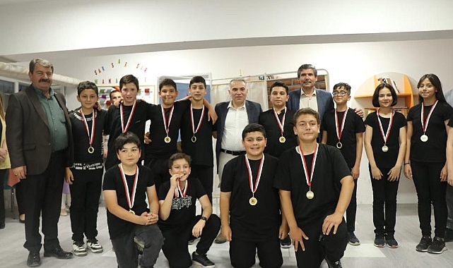 Ögrencilerimizle Bilim ve İnsan Konulu tiyatroyu izledik 1 ogrencilerimizle bilim ve insan konulu tiyatroyu izledik 2462