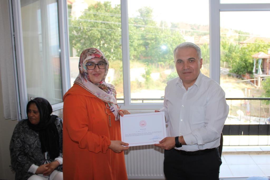 İlçe Kaymakamımız Kemal Duru SODAM Kursiyerlerine Sertifikalarını Takdim Etti 4 13253467661693232537