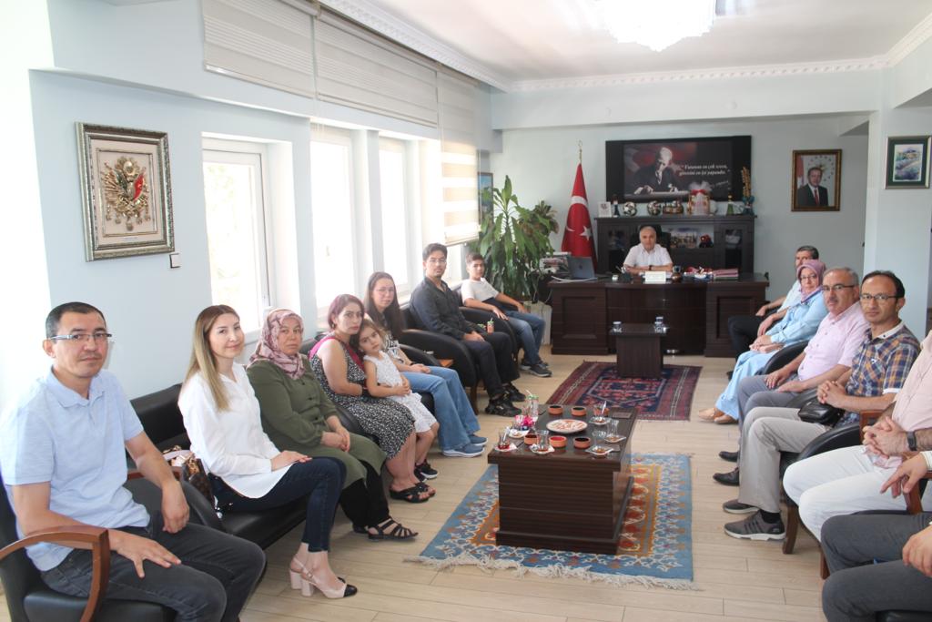 KAYMAKAM DURU LGS’DE DERECE YAPAN ÖĞRENCİLERİMİZİ ÖDÜLLENDİRDİ 5 14953522431691054145