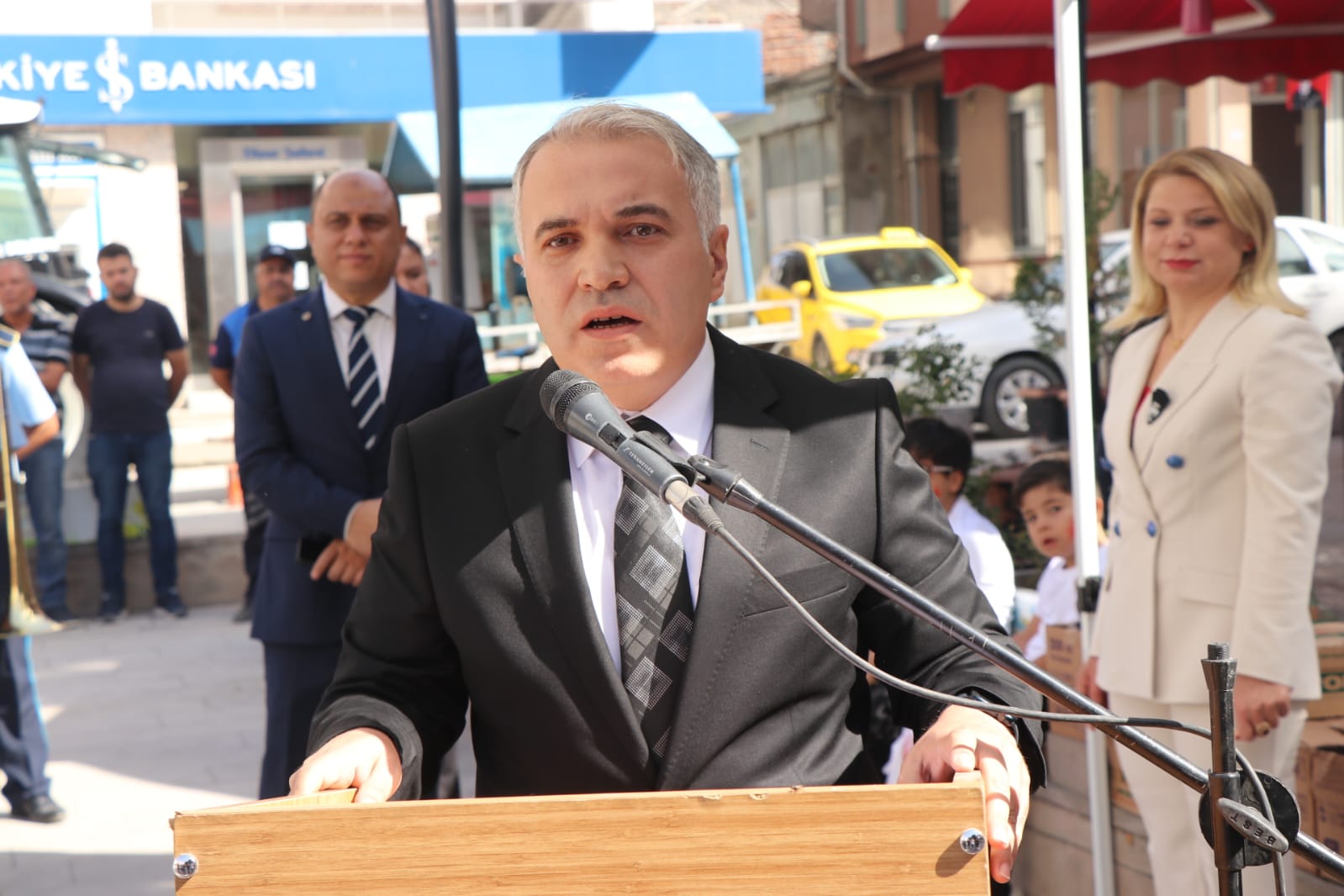 İLÇEMİZDE ZAFER BAYRAMIMIZ COŞKU VE HEYECANLA KUTLANIYOR 2 5bb5433c 842e 492c 9324 32cae9b2ec0c