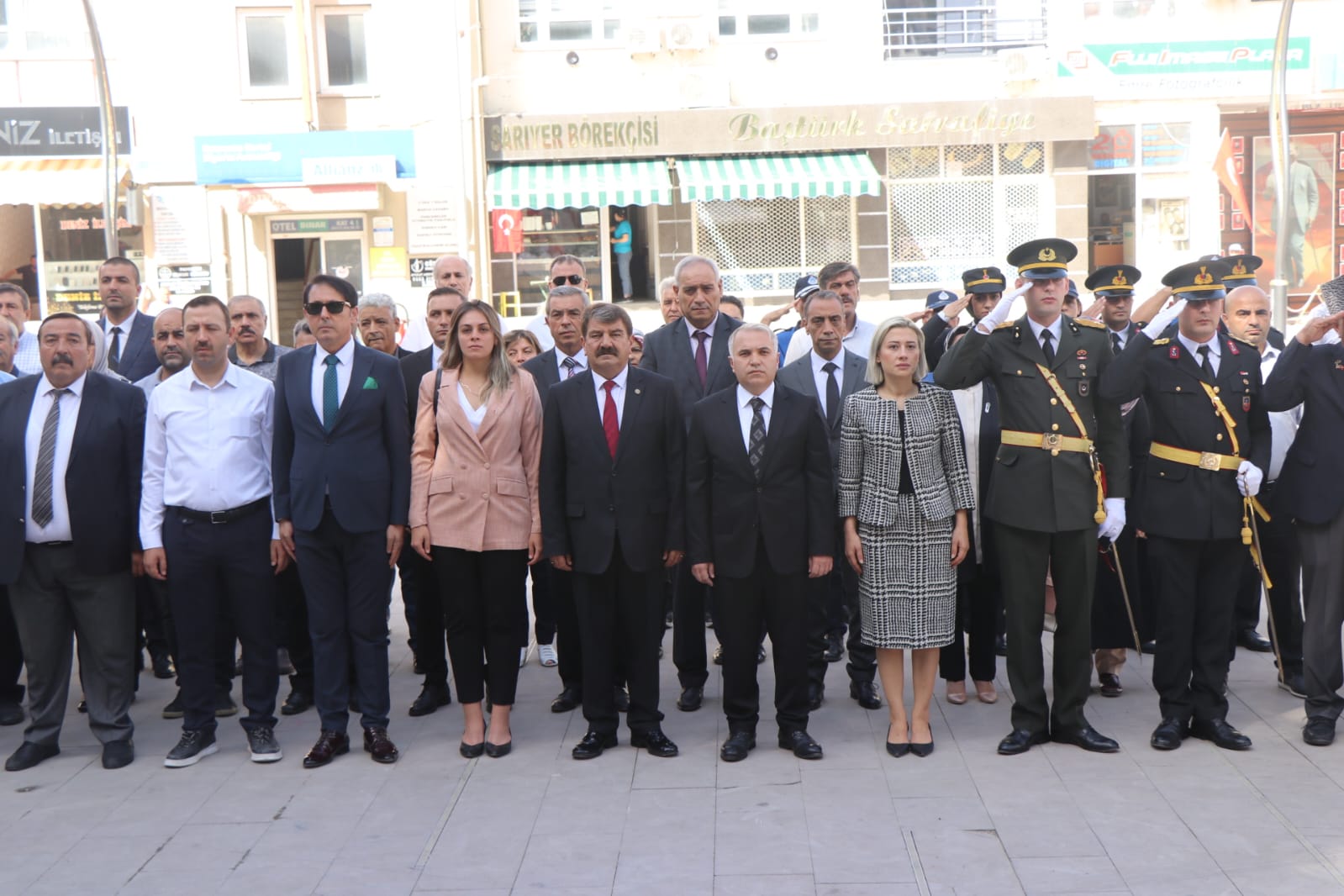 İLÇEMİZDE ZAFER BAYRAMIMIZ COŞKU VE HEYECANLA KUTLANIYOR