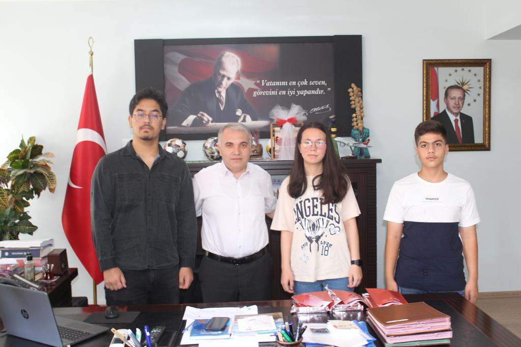 KAYMAKAM DURU LGS’DE DERECE YAPAN ÖĞRENCİLERİMİZİ ÖDÜLLENDİRDİ 3 9737222741691054143