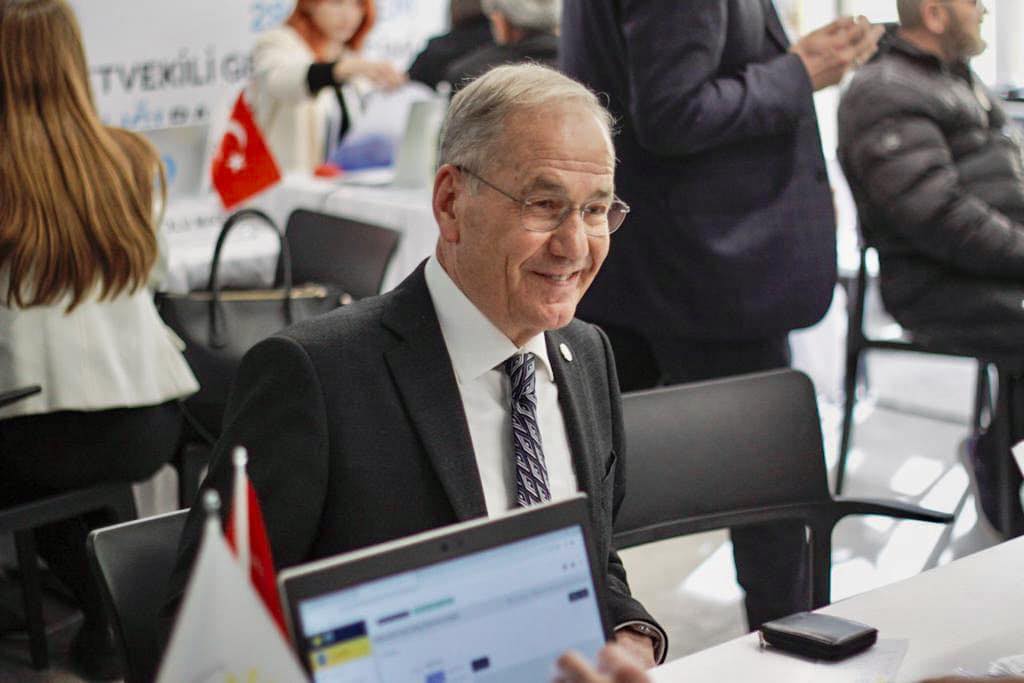 SAFFET ACAR: “30 Ağustos Zafer Bayramı’nı büyük bir coşkuyla kutluyor,