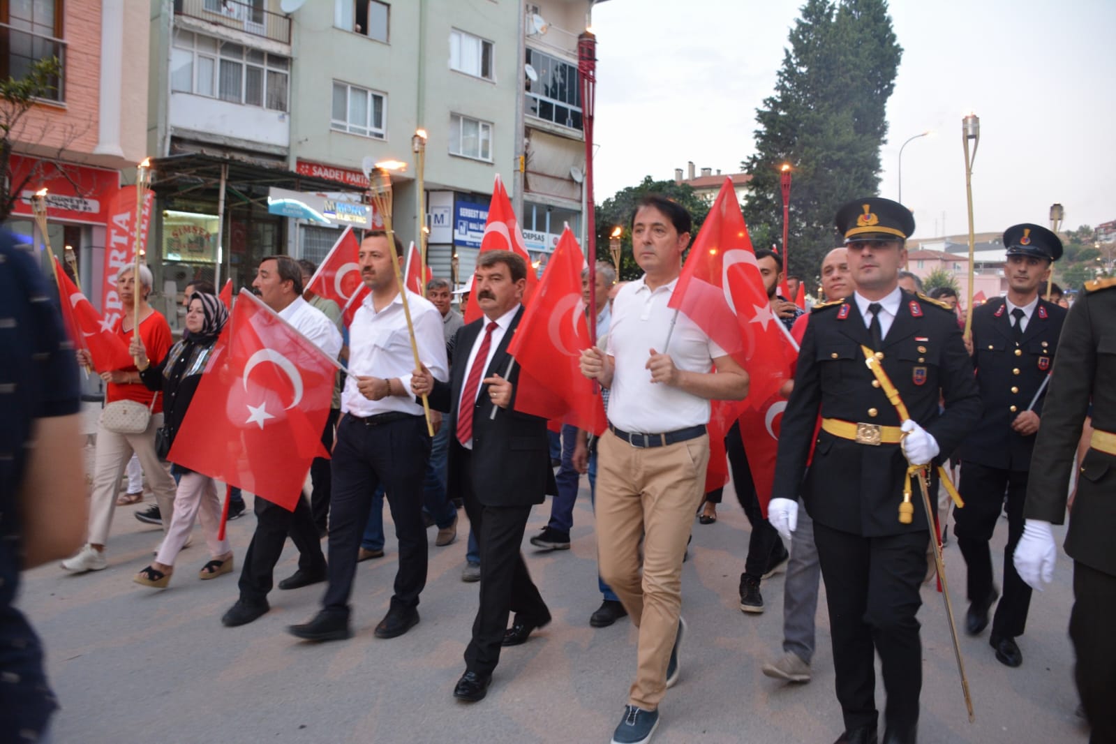  ZAFER YÜRÜYÜŞÜMÜZ BÜYÜK BİR COŞKUYLA GERÇEKLEŞTİ